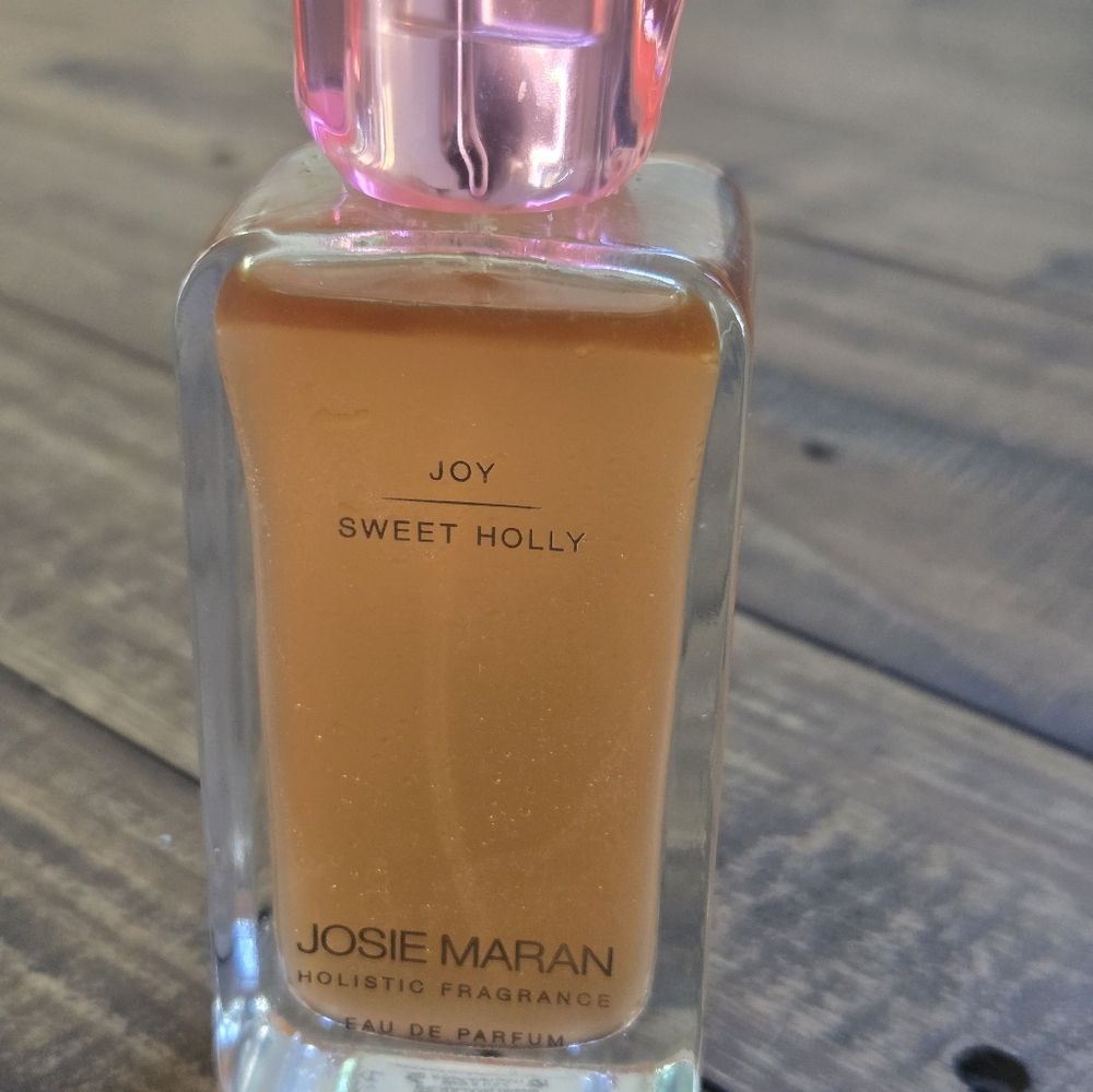 Josie Maran Sweet Holly Fragrance with Pink Cap - Picture 4 of 8